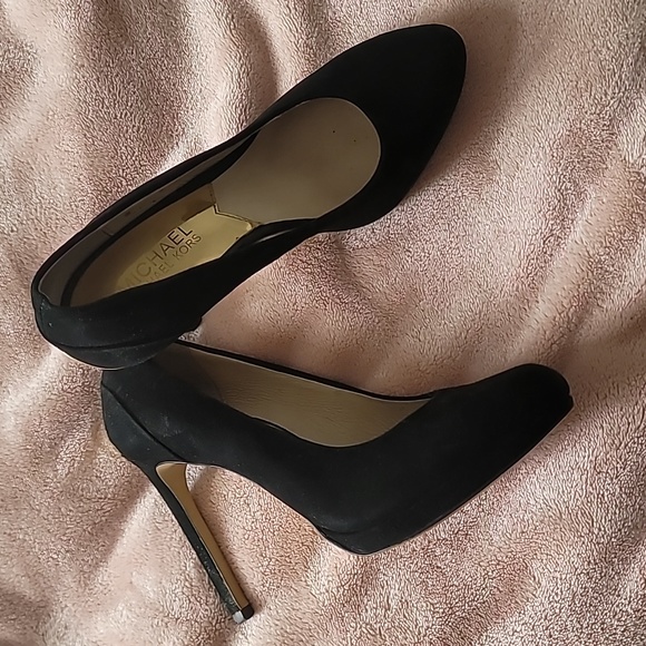 Sz 6 Michael Kors pumps - Picture 3 of 3